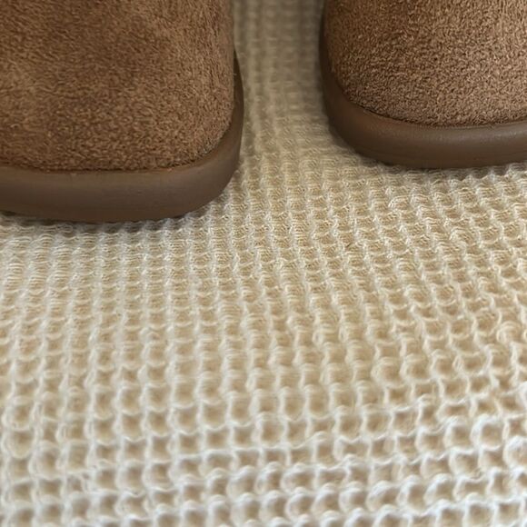 UGG Baby Ramona Boot, Size 0/1. BRAND NEW has tag but no box - Picture 9 of 14